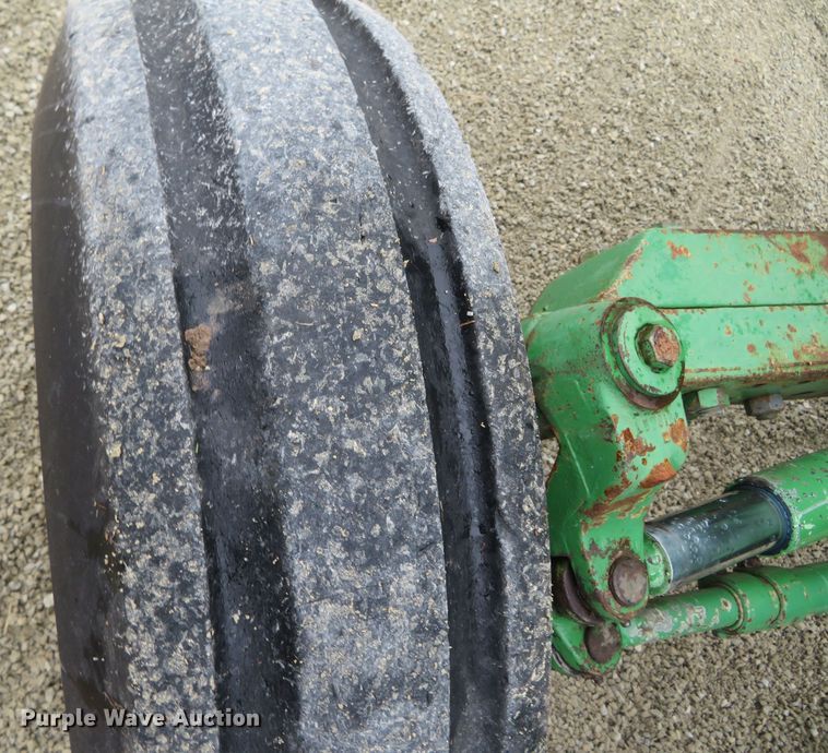 image for item DN7761 1994 John Deere 6200  tractor