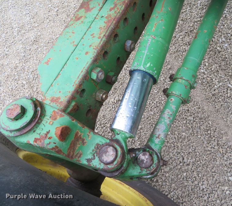 image for item DN7761 1994 John Deere 6200  tractor