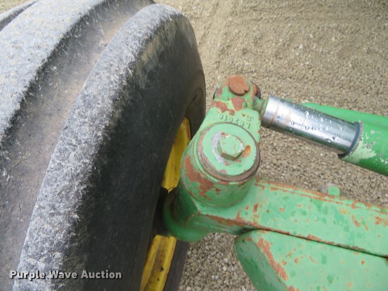 image for item DN7761 1994 John Deere 6200  tractor