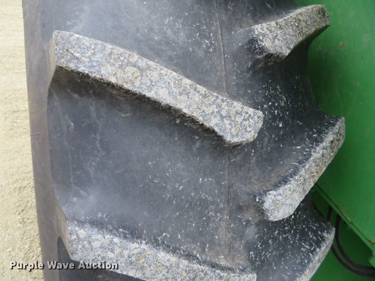 image for item DN7761 1994 John Deere 6200  tractor