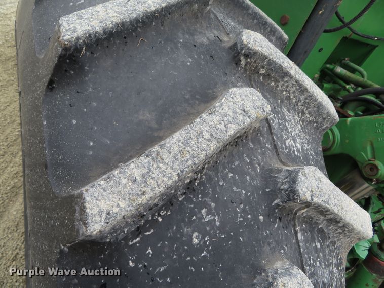 image for item DN7761 1994 John Deere 6200  tractor