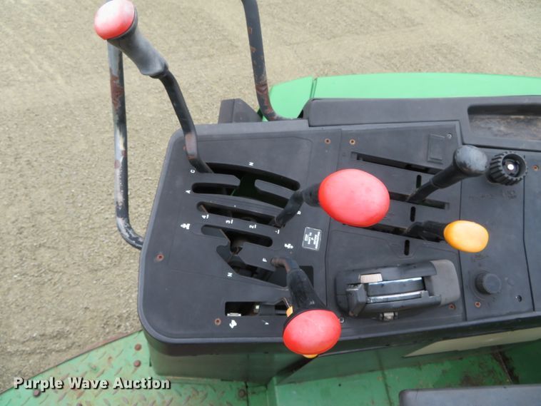 image for item DN7761 1994 John Deere 6200  tractor