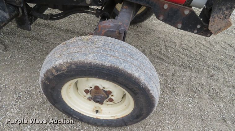 image for item DN7765 1995 Massey Ferguson 383  tractor