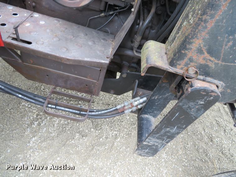 image for item DN7765 1995 Massey Ferguson 383  tractor