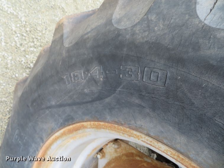 image for item DN7765 1995 Massey Ferguson 383  tractor