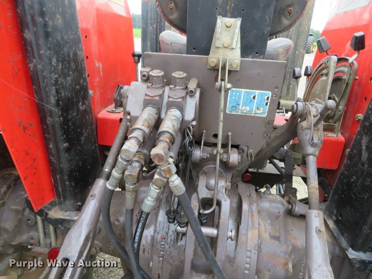 image for item DN7765 1995 Massey Ferguson 383  tractor