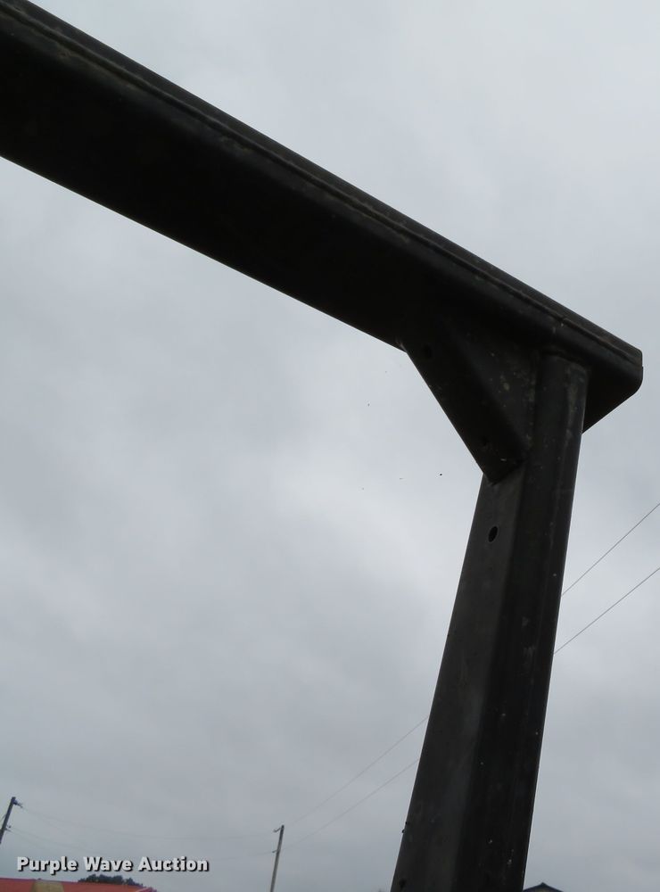 image for item DN7765 1995 Massey Ferguson 383  tractor