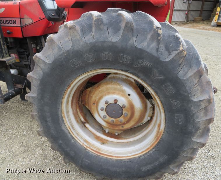 image for item DN7765 1995 Massey Ferguson 383  tractor