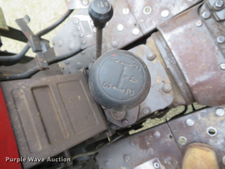 image for item DN7765 1995 Massey Ferguson 383  tractor