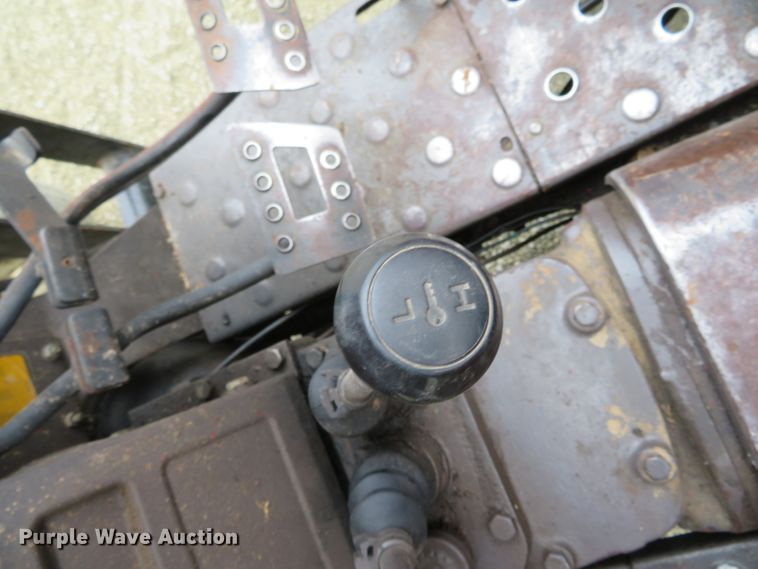 image for item DN7765 1995 Massey Ferguson 383  tractor