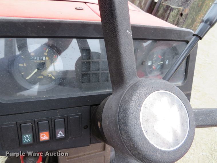 image for item DN7765 1995 Massey Ferguson 383  tractor