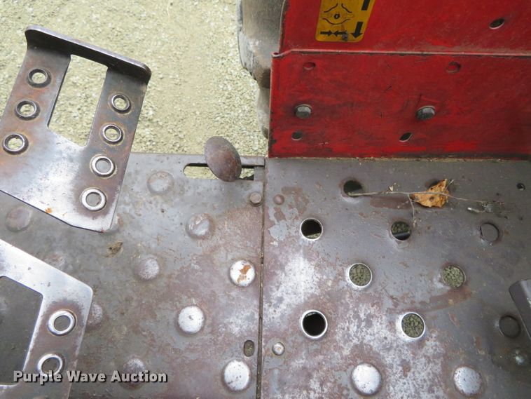 image for item DN7765 1995 Massey Ferguson 383  tractor