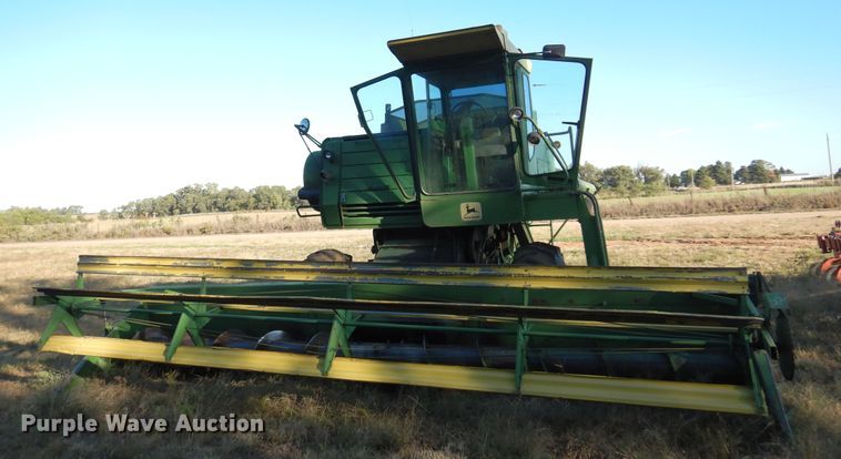 image for item DN8770 John Deere 4400  combine