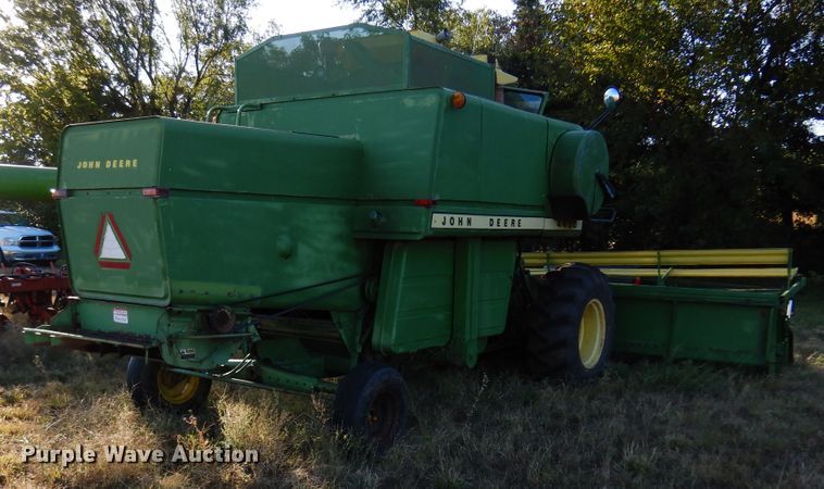 image for item DN8770 John Deere 4400  combine