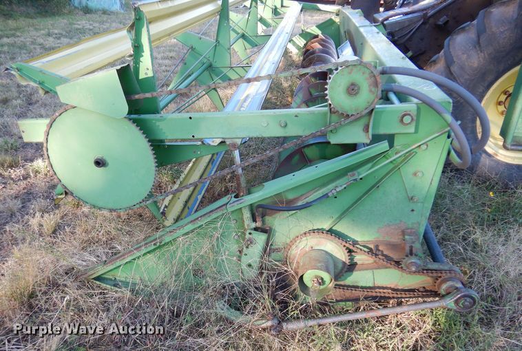 image for item DN8770 John Deere 4400  combine