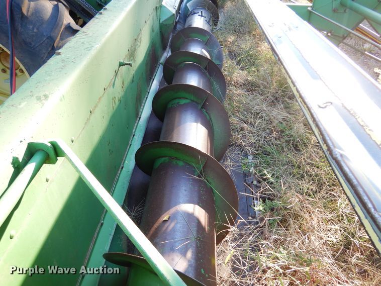 image for item DN8770 John Deere 4400  combine