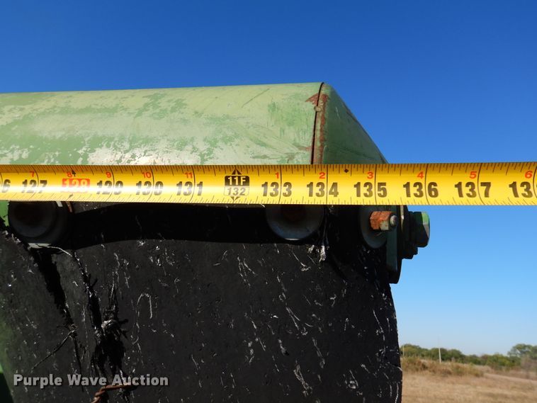 image for item DN8770 John Deere 4400  combine