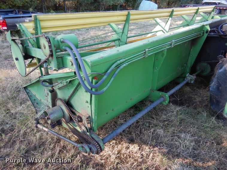 image for item DN8770 John Deere 4400  combine