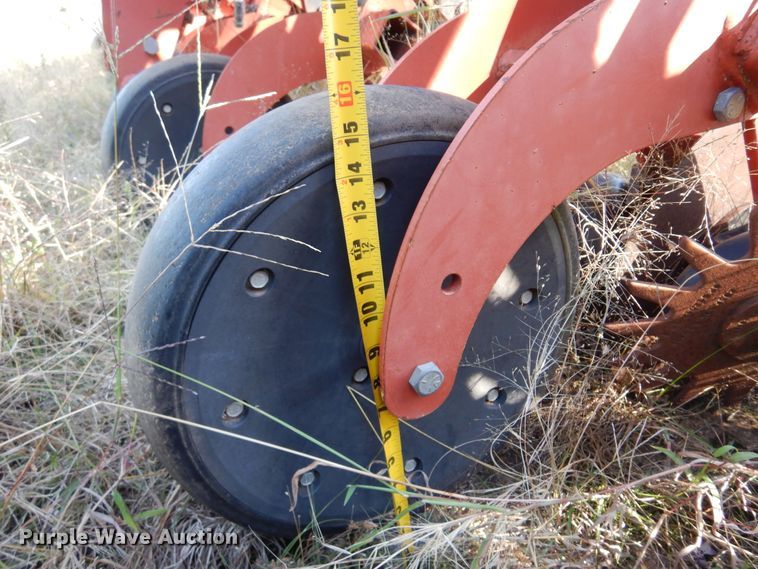 image for item DN8771 Krause 4750  strip-till