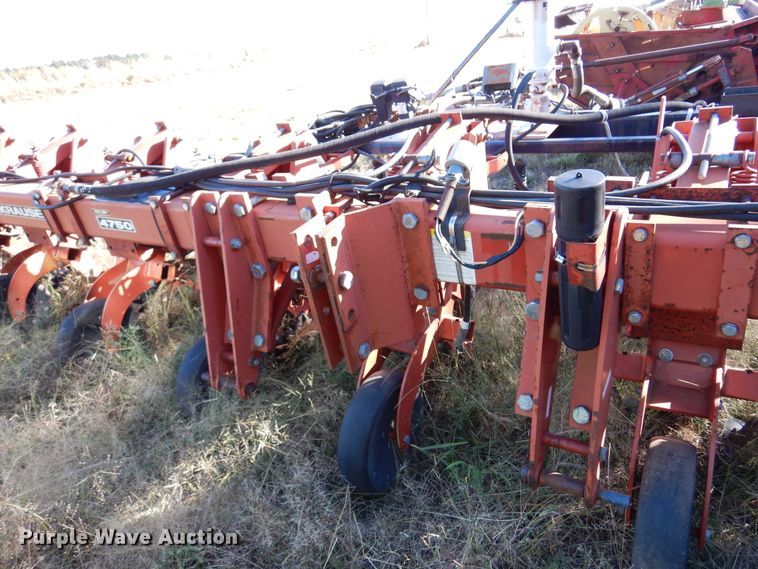image for item DN8771 Krause 4750  strip-till