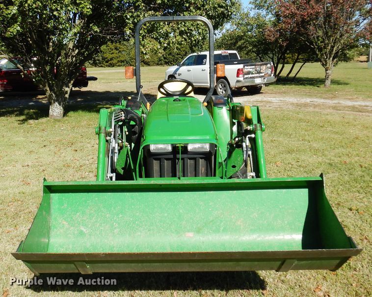 image for item DN8786 2010 John Deere 3038E  MFWD tractor