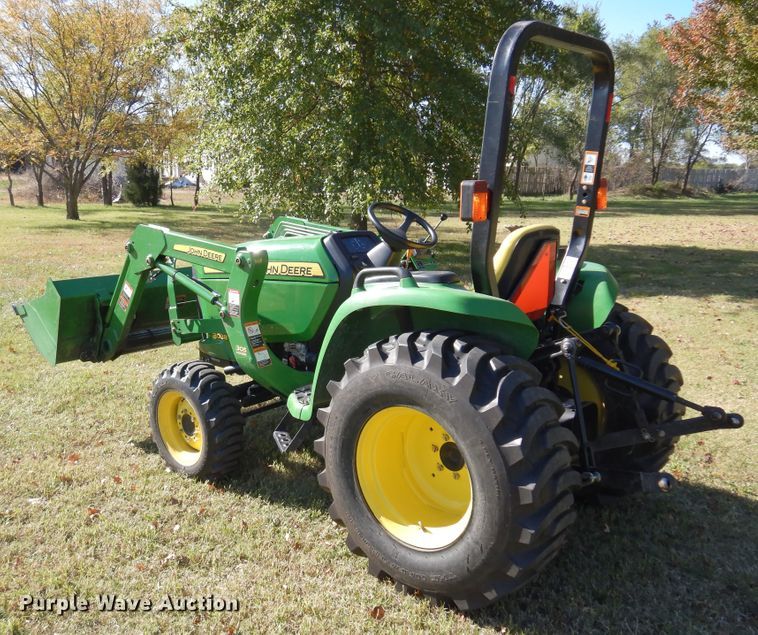 image for item DN8786 2010 John Deere 3038E  MFWD tractor