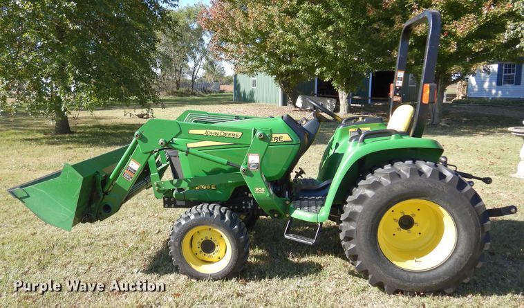 image for item DN8786 2010 John Deere 3038E  MFWD tractor