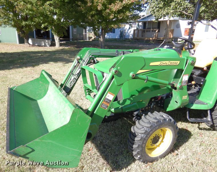 image for item DN8786 2010 John Deere 3038E  MFWD tractor