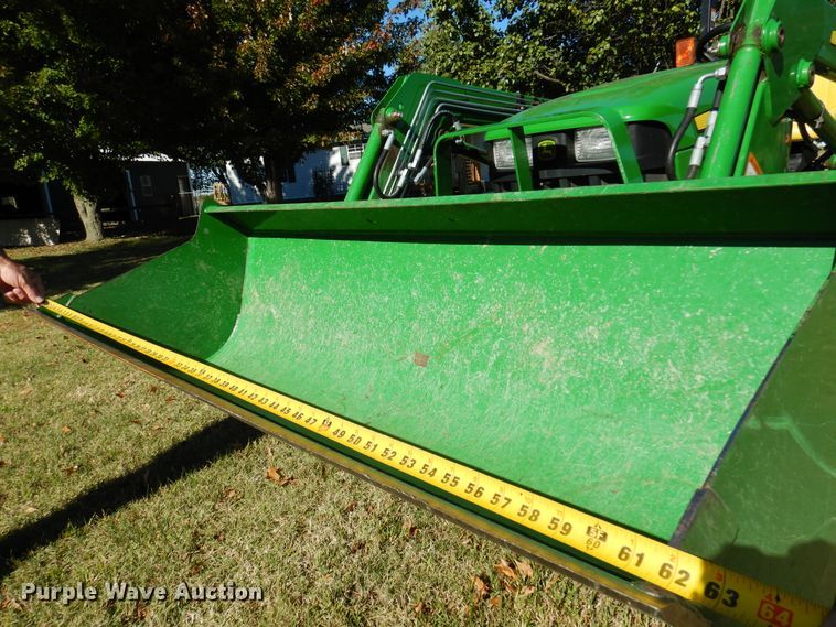 image for item DN8786 2010 John Deere 3038E  MFWD tractor