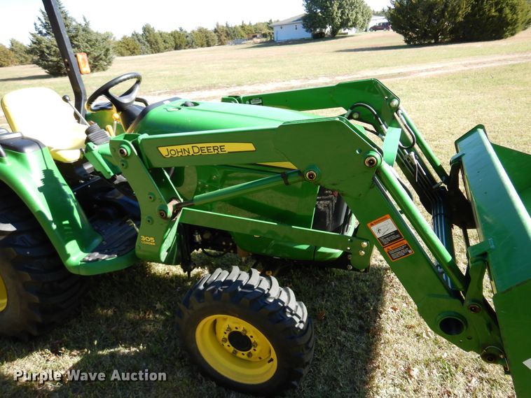 image for item DN8786 2010 John Deere 3038E  MFWD tractor