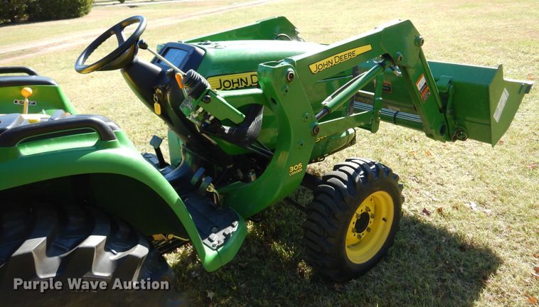 image for item DN8786 2010 John Deere 3038E  MFWD tractor