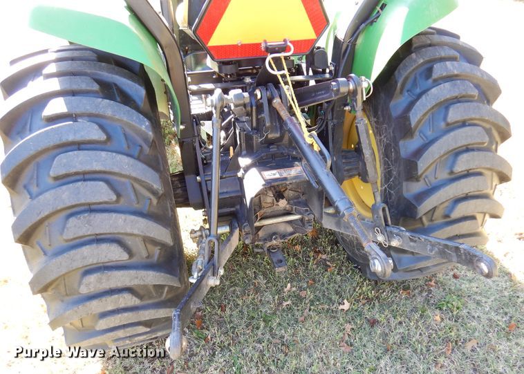 image for item DN8786 2010 John Deere 3038E  MFWD tractor