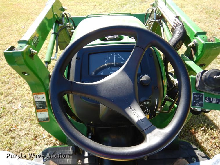 image for item DN8786 2010 John Deere 3038E  MFWD tractor