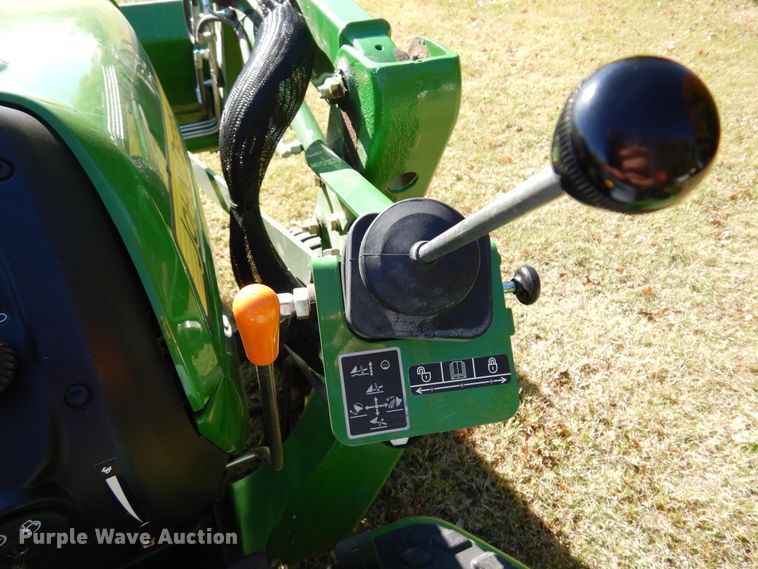 image for item DN8786 2010 John Deere 3038E  MFWD tractor