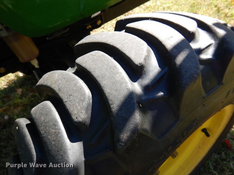 image for item DN8786 2010 John Deere 3038E  MFWD tractor