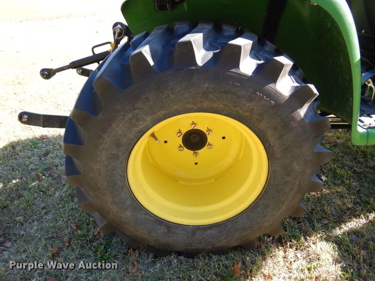 image for item DN8786 2010 John Deere 3038E  MFWD tractor