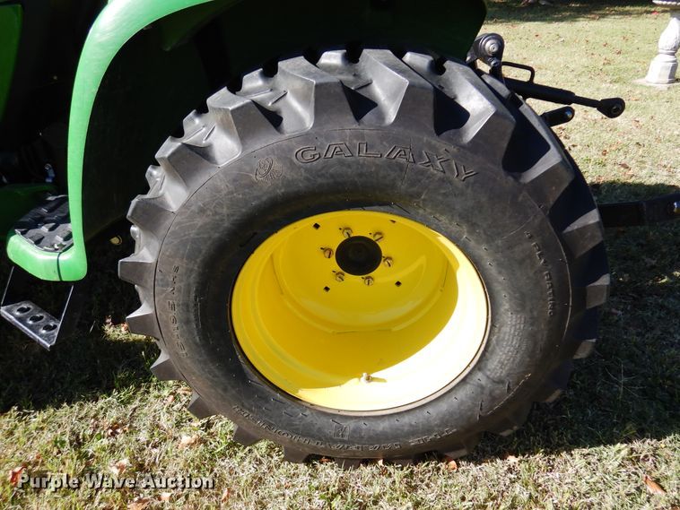 image for item DN8786 2010 John Deere 3038E  MFWD tractor