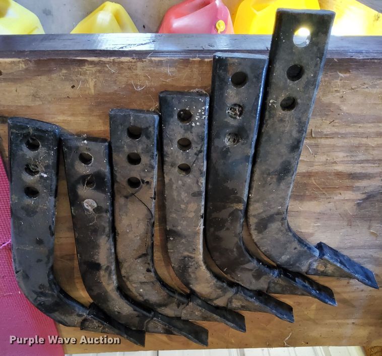 image for item DN8786 2010 John Deere 3038E  MFWD tractor