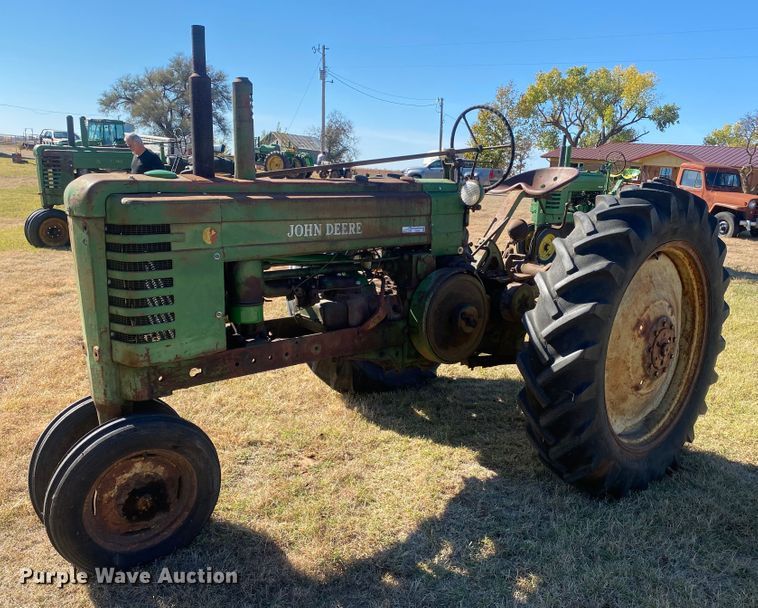 image for item EX9661 1941 John Deere B  tractor