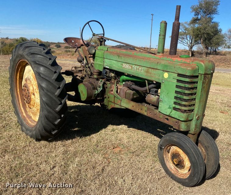 image for item EX9661 1941 John Deere B  tractor