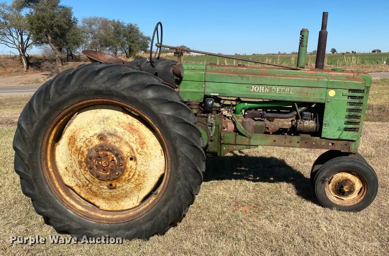 image for item EX9661 1941 John Deere B  tractor