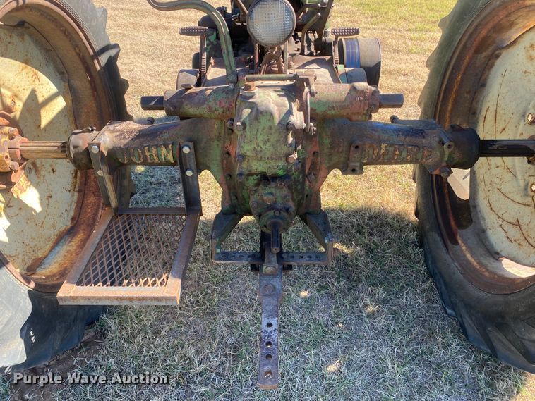 image for item EX9661 1941 John Deere B  tractor