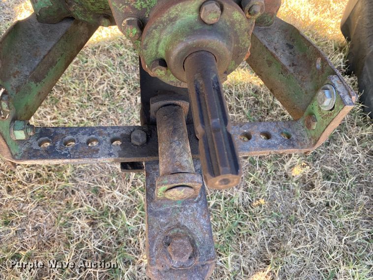 image for item EX9661 1941 John Deere B  tractor