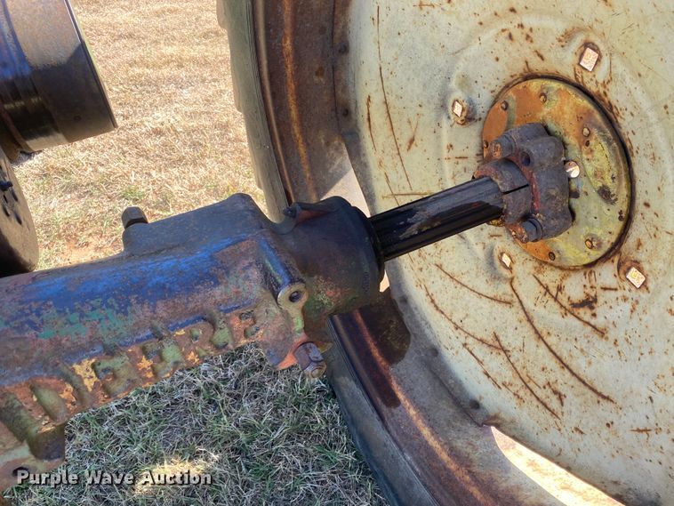 image for item EX9661 1941 John Deere B  tractor