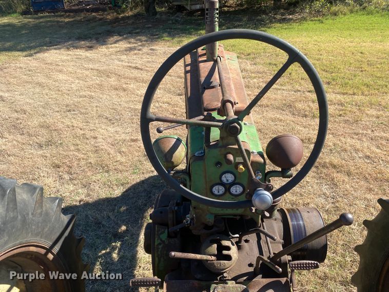 image for item EX9661 1941 John Deere B  tractor