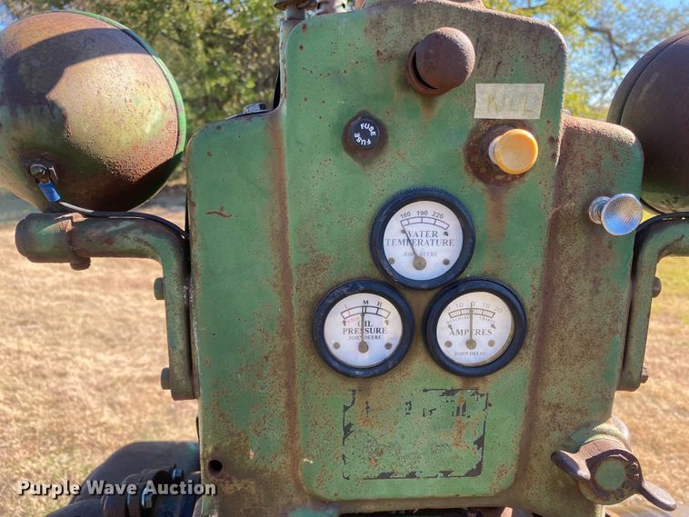 image for item EX9661 1941 John Deere B  tractor