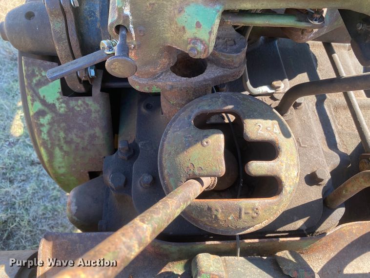 image for item EX9661 1941 John Deere B  tractor