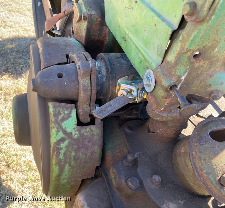 image for item EX9661 1941 John Deere B  tractor