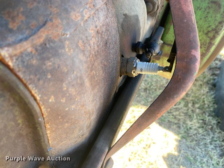 image for item EX9661 1941 John Deere B  tractor