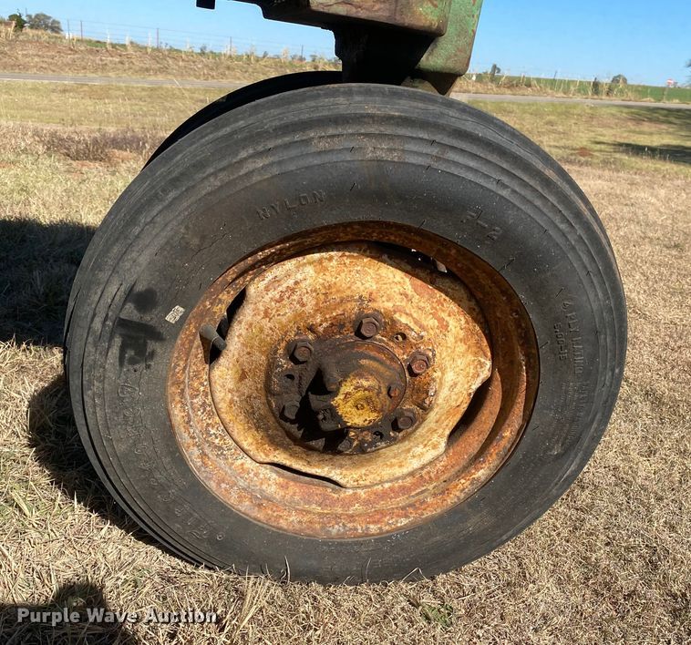 image for item EX9661 1941 John Deere B  tractor